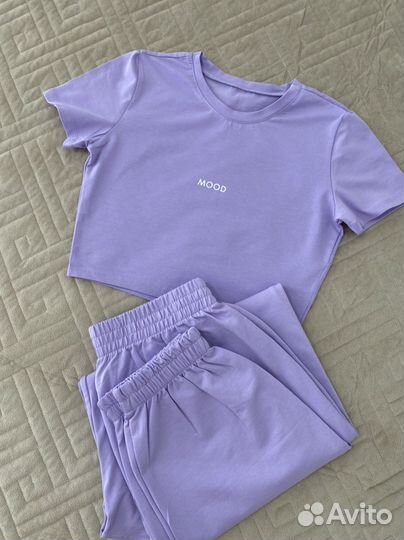 Костюм женский новый 44-46