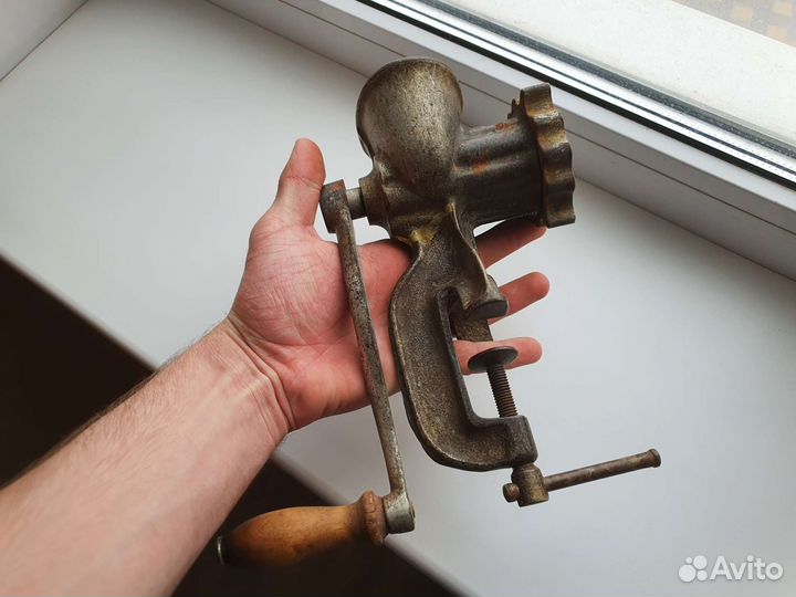 Мясорубка чугунная 1960г