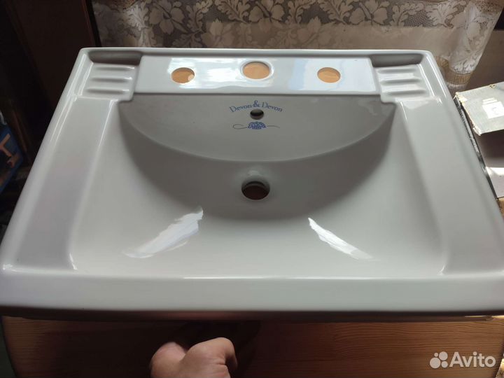 Раковина Devon and devon