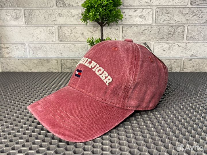 Кепка розовая Tommy Hilfiger
