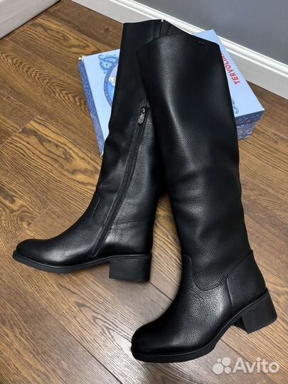 Сапоги новые натуральная кожа 39 раз