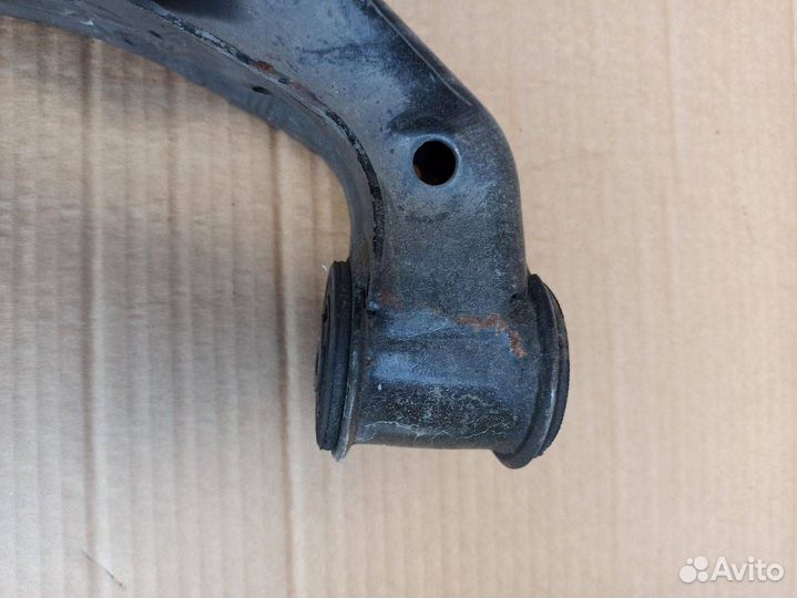 Рычаг передний правый верхний Mercedes-Benz