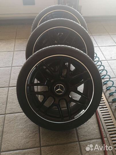 Bridgestone Potenza S001 245/40 R18 и 275/35 R18