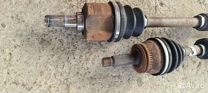 Привод левый hyundai elantra xd полуось элантра
