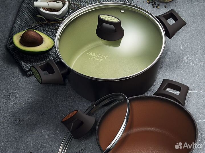 Кастрюля с антипригарным покрытием