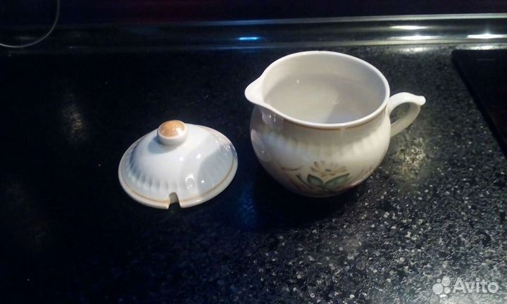 Сервиз 1 блюдо,1молочник -сахарница и тар