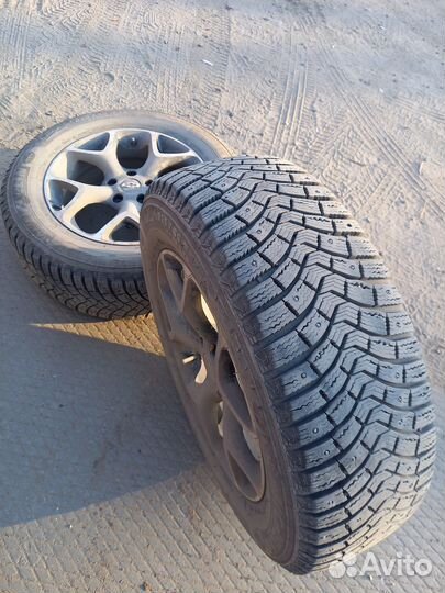 Michelin X-Ice North 225/65 R17