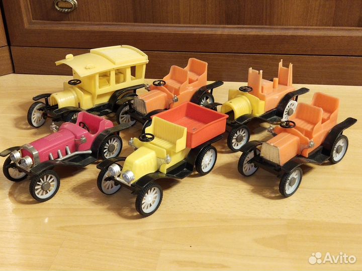 Машинка пласмассовая из СССР