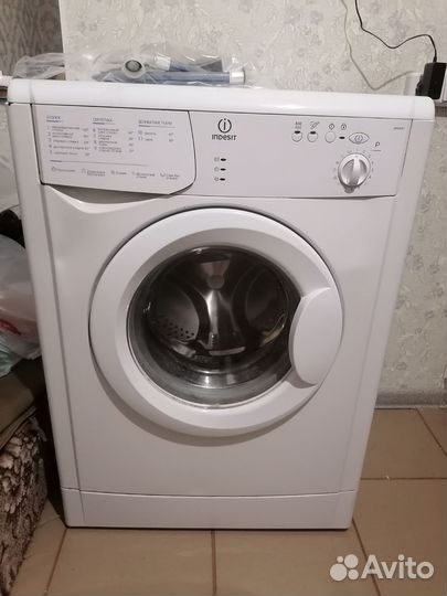 Стиральная машина Indesit wisn 81