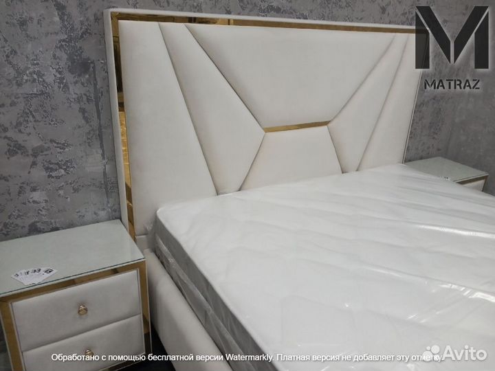 Кровать 160х200 с мягким изголовьем золото