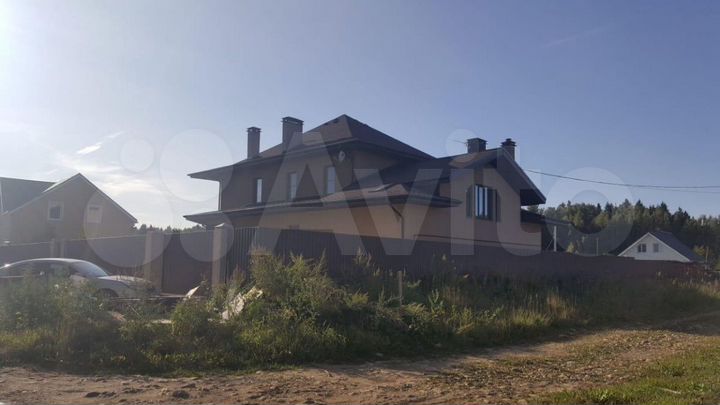 Дом 360 м² на участке 15 сот.