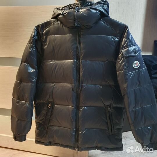 Зимний пуховик Moncler