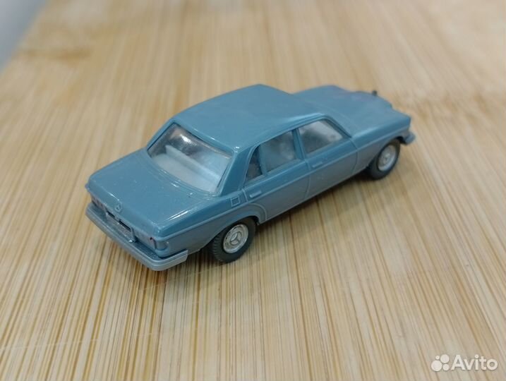 Mercedes Benz (W123) 1975-1985