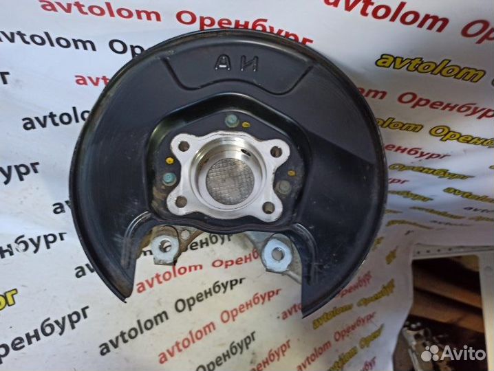 Кулак поворотный задний левый Honda Civic 8