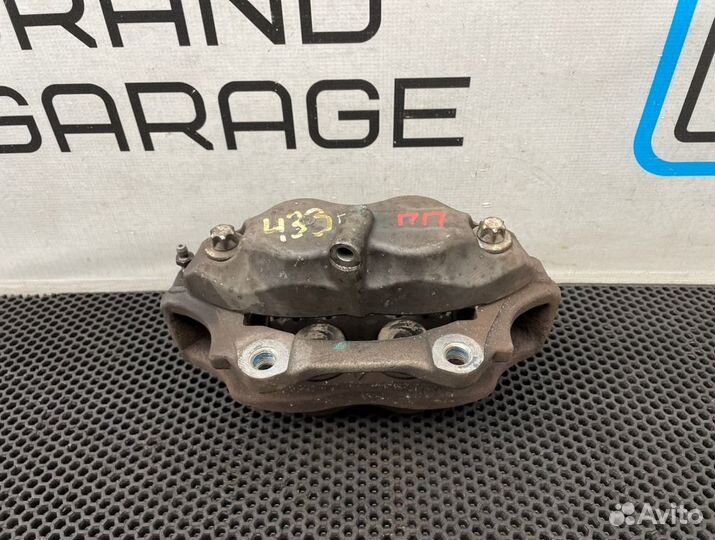 Суппорт передний правый Mercedes-Benz S-Class W221