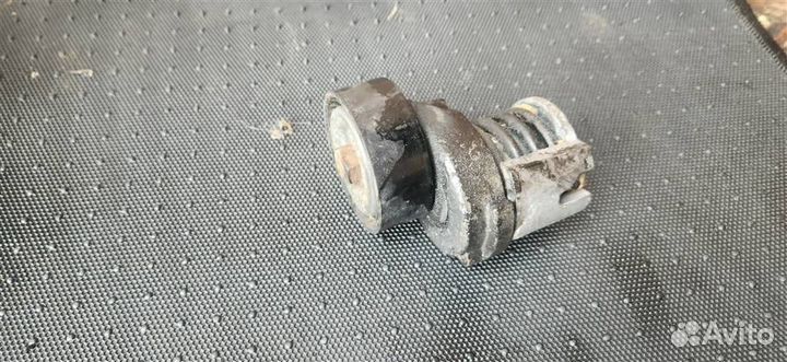 Натяжитель ремня Volkswagen Golf V 2003-2009