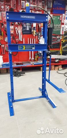 Пресс с ручным и ножным приводом, 12 тонн