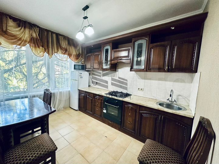 2-к. квартира, 70 м², 2/5 эт.