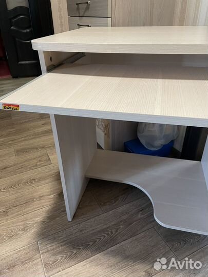 Стол компьютерный