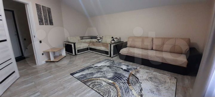 2-к. квартира, 64 м², 2/2 эт.