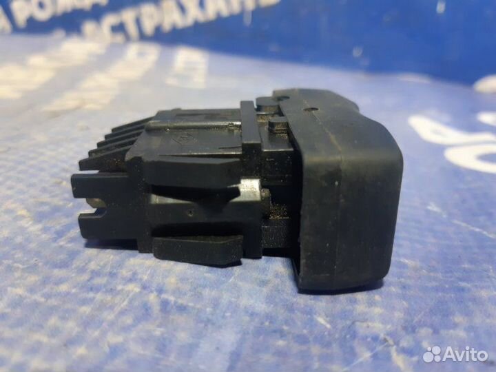 Кнопка обогрева заднего стекла Renault Logan 1