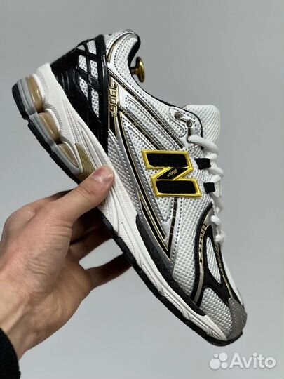 Кроссовки New Balance 1906r