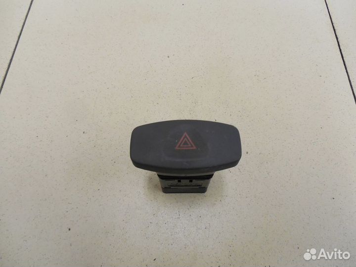 Кнопка аварийной сигнализации Duster 2012