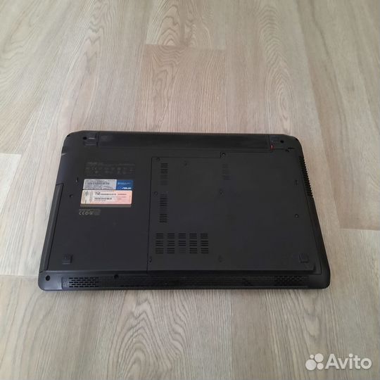 Ноутбук Asus 4 ядра/8gb/HD5470/640gb HDD