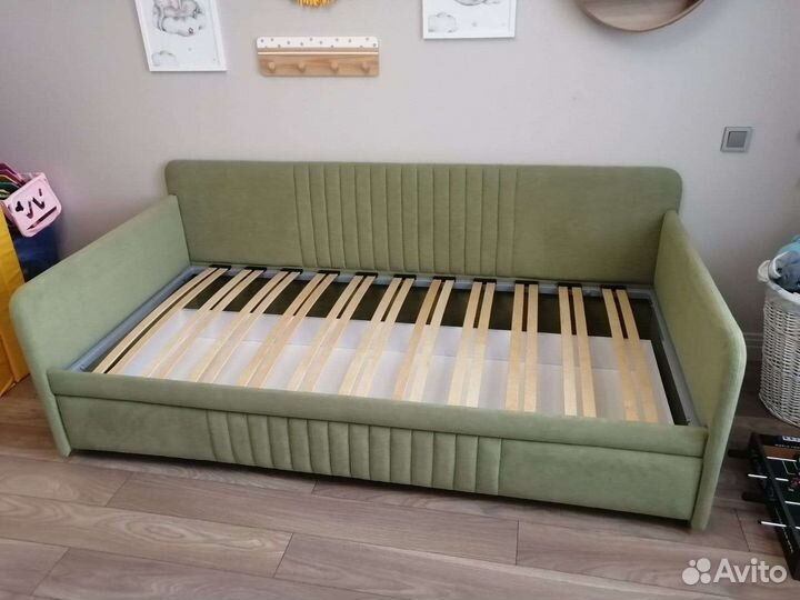 Мягкая кровать Тахта на металлокаркасе с ящиком