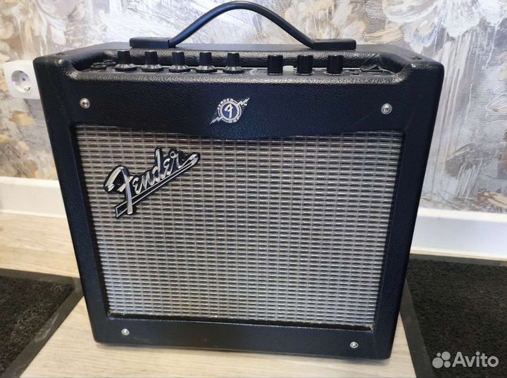 Комбоусилитель fender mustang 1v2