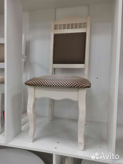 Стул деревянный
