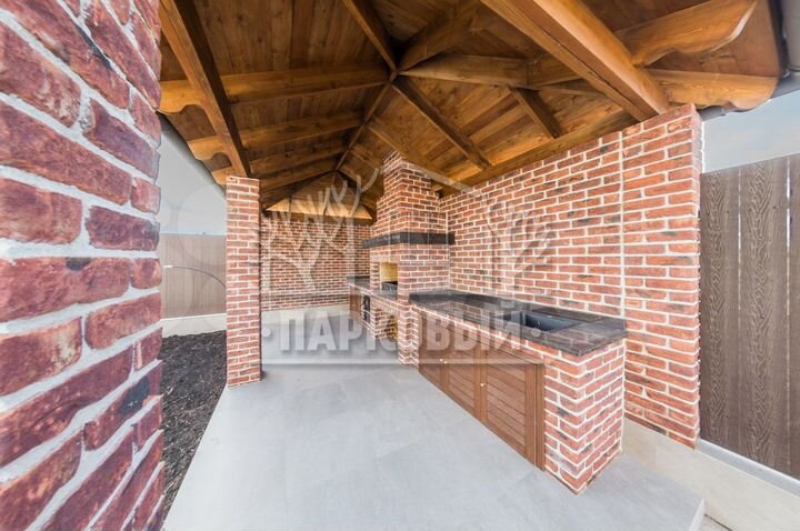 Дом 378,6 м² на участке 8 сот.