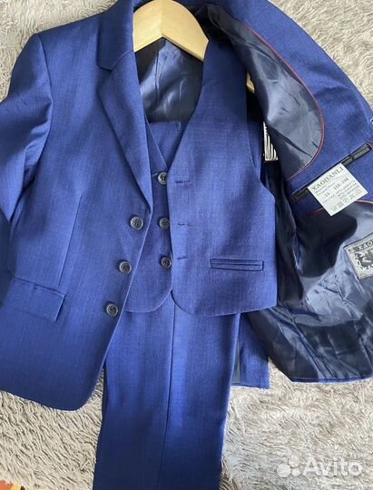 Школьный костюм