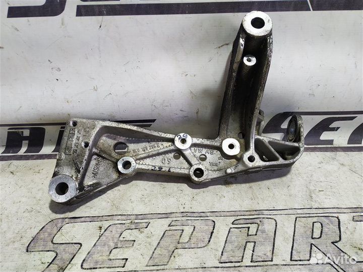 Крепление рычага подвески переднее левое Audi A3