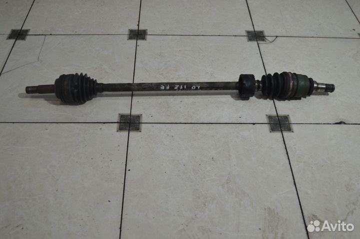 Привод передний правый Toyota Yaris