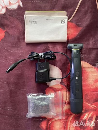 Триммер Philips One Blade QP2510
