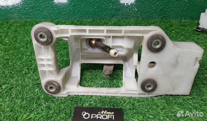 В наличии: Кулиса на Mitsubishi Lancer 9