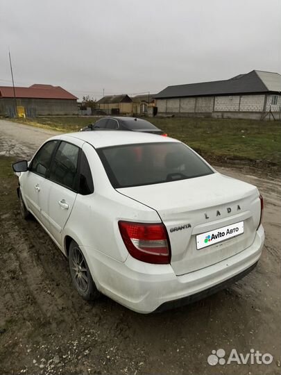 LADA Granta 1.6 МТ, 2018, битый, 250 000 км