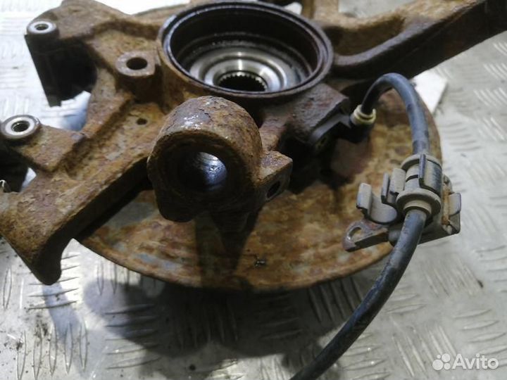 Кулак задний левый Mercedes Benz ML W163