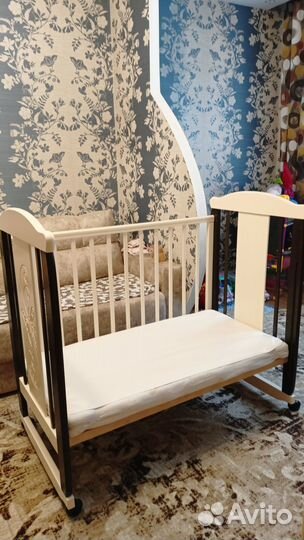 Детская кроватка