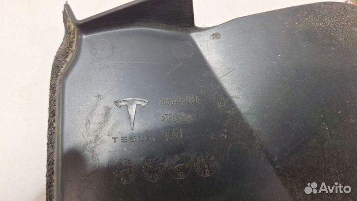 Перегородка водосборника Tesla Model X 2019