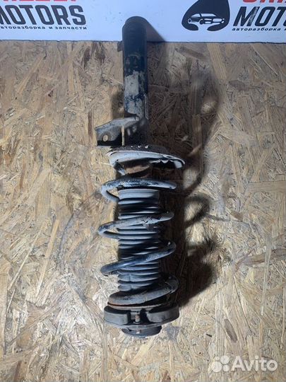 Стойка подвески левая Volkswagen Golf 1K BSE 2008