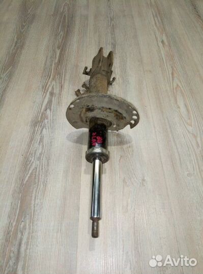 Амортизатор стойка перед Nissan note E11 Прав