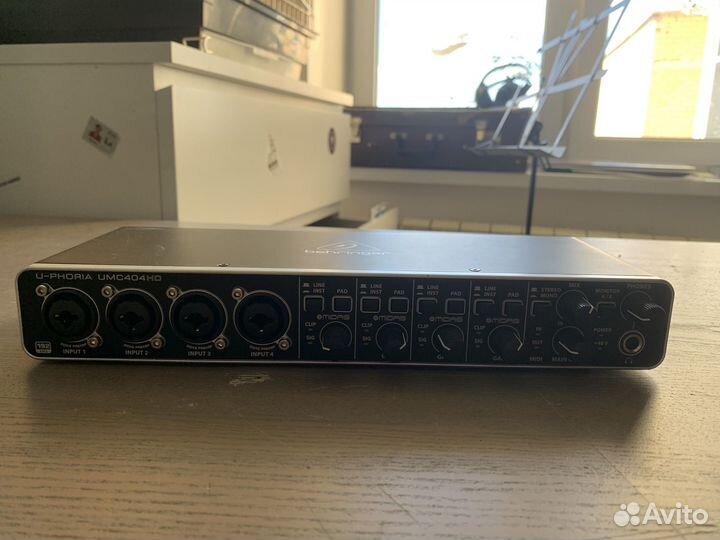 Аудиоинтерфейс Behringer UMC 404 hd