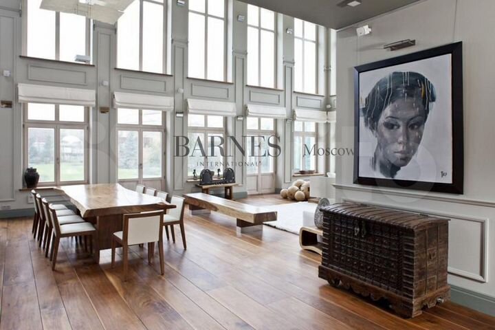 Дом 806 м² на участке 47 сот.