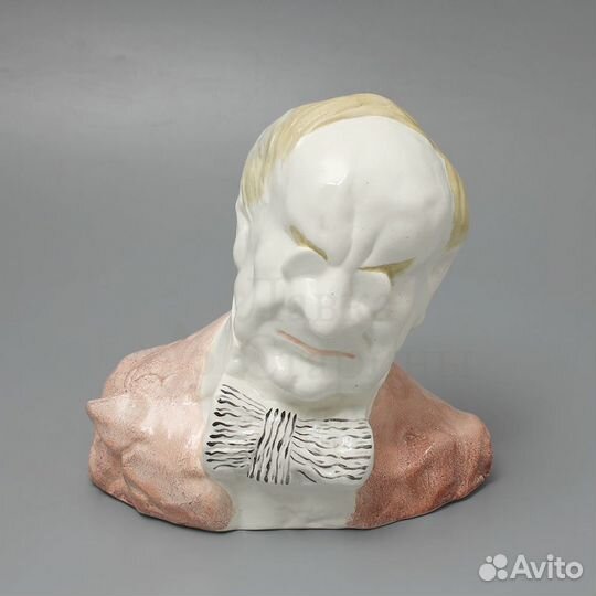 Бюст В. И. Качалова, Кукрыниксы, фаянс Киров