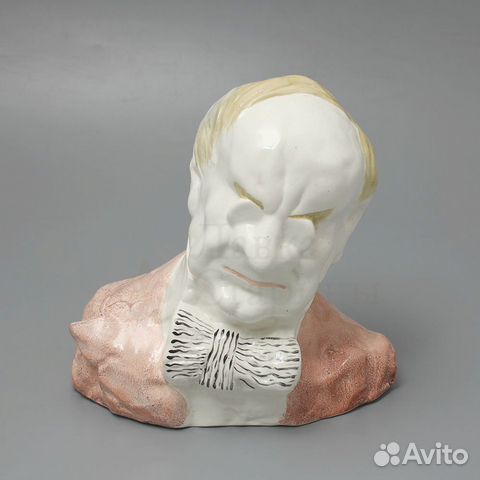 Бюст В. И. Качалова, Кукрыниксы, фаянс Киров