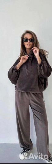 Спортивный костюм женский