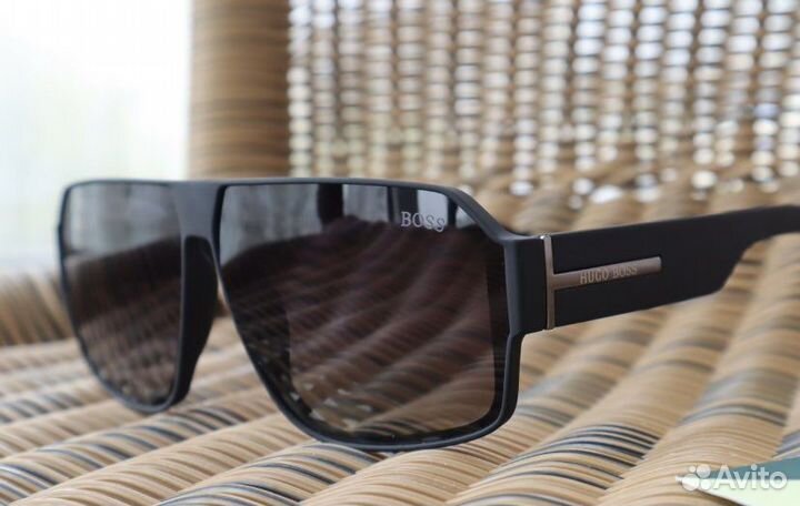 Солнцезащитные очки мужские hugo boss