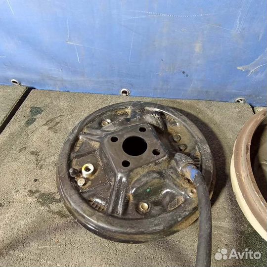 Барабан тормозной с механизмами задний правый
